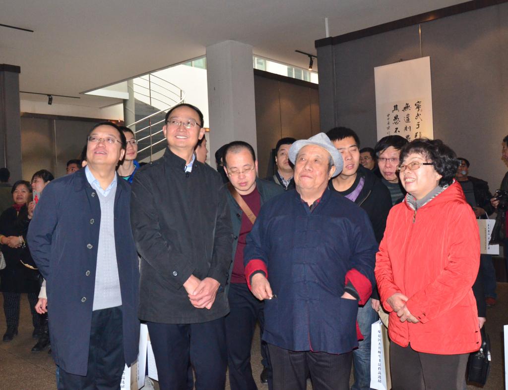 10、bat365中文官方网站经理赵廷仁宣布展览开展